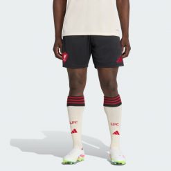 Spodenki Liverpool FC 25/26 Away. Czarne szorty męskie Adidas, z materiału, bez kołnierzyka. Za 199.00 zł.