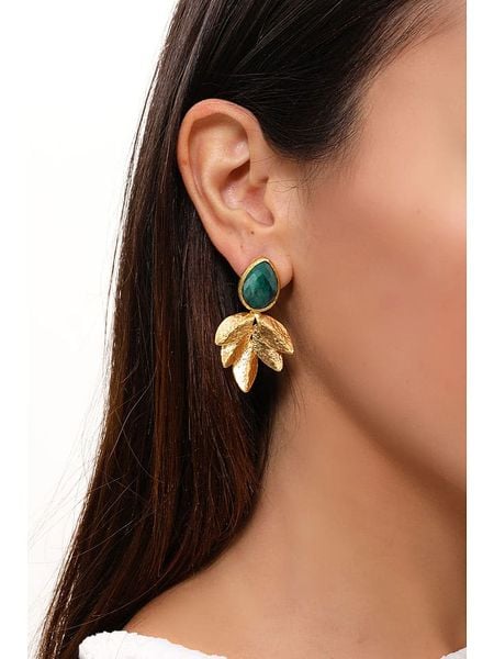 L'Atelier de Gaia Pozłacane kolczyki z agatem rozmiar: onesize. Zielone kolczyki damskie L'Atelier de Gaia, z agatem, pozłacane. Za 43.99 zł.