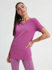 Koszulka GYM HARD - fioletowy. Fioletowe bluzki sportowe damskie Sinsay, l, bez wzorów, bez ramiączek. W wyprzedaży za 24.99 zł.