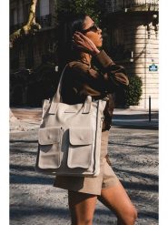 Victor & Hugo Paris Skórzany shopper bag "Noa" w kolorze kremowym - 34 x 38 x 11 cm rozmiar: onesize. Brązowe shopper bag damskie Victor & Hugo Paris, bez wzorów, z materiału, na ramię, bez dodatków. Za 349.73 zł.