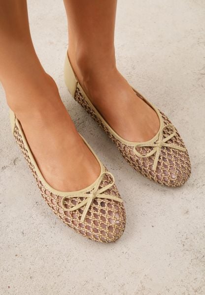 Ciemnobeżowe Siateczkowe Balerinki z Plecioną Cholewką z Kokardką Lilinrelle. Brązowe baleriny damskie Born2be, bez wzorów, z jeansu, bez obcasa. Za 59.99 zł.
