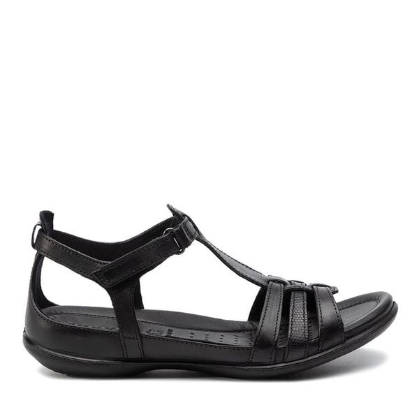 Sandały ECCO. Czarne sandały damskie ECCO, bez wzorów, bez obcasa, na płaskiej podeszwie. Za 349.99 zł.