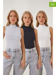 Happiness Istanbul Bluzki (3 szt.) w kolorze biało-czarnym rozmiar: S/M. Białe bluzki damskie Happiness Istanbul, m, bez wzorów, bez kołnierzyka, bez ramiączek. Za 60.99 zł.