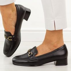 Czarne skórzane półbuty damskie na obcasie Vinceza 39978. Czarne półbuty damskie VINCEZA, z aplikacjami, z jeansu, biznesowe, bez obcasa, na obcasie. Za 219.00 zł.