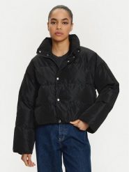 Converse Kurtka puchowa Super Puffer 10026797-A01 Czarny Relaxed Fit. Czarne kurtki damskie Converse, l, bez wzorów, z puchu, bez kaptura. Za 589.99 zł.