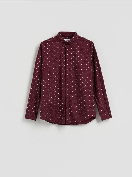 Koszula slim fit w świąteczny wzór - bordowy. Czerwone koszule męskie Reserved, l, bez wzorów, z bawełny, bez kołnierzyka, bez ramiączek. W wyprzedaży za 39.99 zł.
