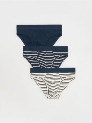 Bawełniane slipy 3 pack - granatowy. Niebieskie slipki męskie Reserved, bez wzorów, z bawełny. W wyprzedaży za 55.99 zł.