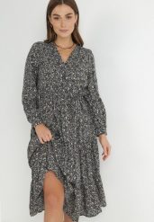 Czarna Sukienka Cillele. Czarne sukienki damskie Born2be, l, bez wzorów, z materiału, bez kołnierzyka, bez ramiączek, midi, dopasowane. W wyprzedaży za 111.99 zł.
