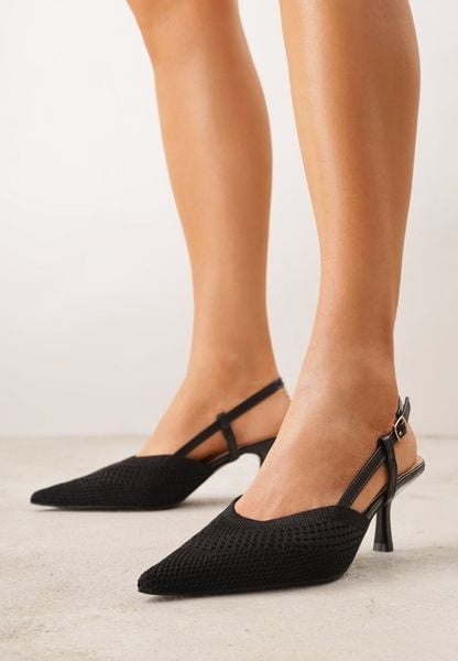 Czarne Ażurowe Sandały na Szpilce Slingback Erilise. Czarne sandały damskie Renee, z aplikacjami, bez obcasa, na szpilce. Za 89.99 zł.