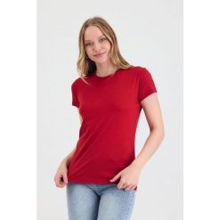 Koszulka turystyczna damska 100% Merino WOOLONA Pera. Czerwone bluzki sportowe damskie WOOLONA, bez wzorów, bez ramiączek. W wyprzedaży za 261.00 zł.