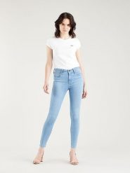 Levi's Dżinsy "720" - Super Skinny fit - w kolorze błękitnym rozmiar: W25/L28. Niebieskie jeansy damskie Levi's, z podwyższonym stanem. Za 217.53 zł.