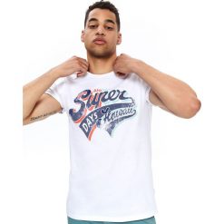 T-SHIRT Z NADRUKIEM. Białe t-shirty męskie TOP SECRET, na lato, l, bez wzorów, z bawełny, bez kołnierzyka. W wyprzedaży za 19.99 zł.