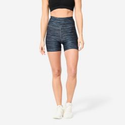 Spodenki fitness cardio damskie Domyos 100. Szare spodenki sportowe damskie DOMYOS, bez wzorów, z elastanu, sportowe, z podwyższonym stanem. Za 39.99 zł.