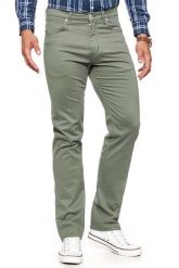 WRANGLER SPODNIE MĘSKIE ARIZONA DUSTY GREEN W12ORW457 112126447. Zielone spodnie materiałowe męskie Wrangler, bez wzorów, z materiału. W wyprzedaży za 99.99 zł.