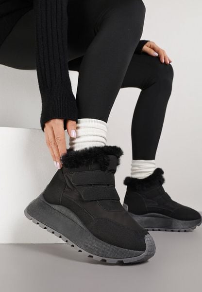 Czarne Sneakersy Śniegowce Vices na Grubej Podeszwie z Zapięciem na Rzep i Futrem Nelisella. Czarne śniegowce damskie Born2be, z jeansu. Za 89.99 zł.