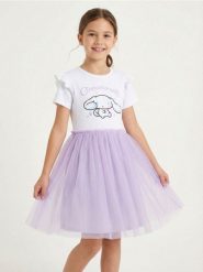 Sukienka babydoll z nadrukiem Cinnamoroll - wielobarwny. Sukienki dziewczęce Sinsay, bez wzorów, bez ramiączek. Za 29.99 zł.