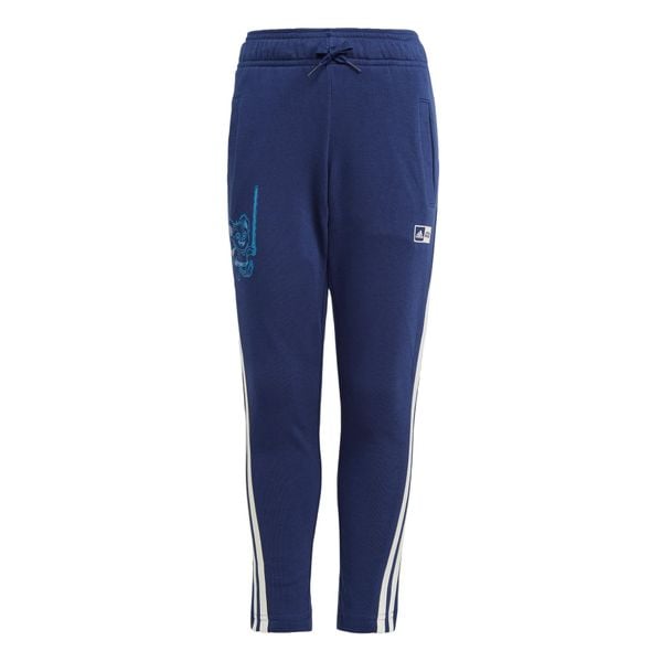 Spodnie dresowe adidas x Star Wars Young Jedi. Białe spodnie dresowe damskie Adidas, bez wzorów, z dresówki. W wyprzedaży za 149.00 zł.