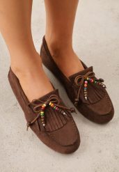 Brązowe Mokasyny VICES z Imitacji Zamszu z Kokardką Kolorowymi Koralikami i Skórzaną Wkładką Nenden. Brązowe mokasyny damskie Renee, z jeansu. Za 99.99 zł.
