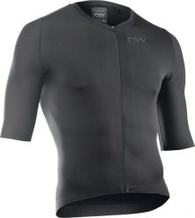 Koszulka rowerowa NORTHWAVE Extreme UPF50 aero czarny. Czarne t-shirty sportowe męskie Northwave, l, z jersey, bez ramiączek, na fitness i siłownię. Za 420.00 zł.