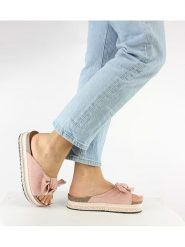 Foreverfolie Klapki w kolorze jasnoróżowym rozmiar: 40. Różowe klapki damskie Foreverfolie, bez wzorów, bez obcasa. Za 101.60 zł.