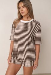 Brązowy Komplet Bawełniany z Dzianiny Szorty i T-shirt o Luźnym Kroju w Paski Proseltte. Brązowe szorty damskie Born2be, bez wzorów, z bawełny, eleganckie. Za 149.99 zł.