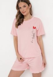 Różowy Komplet Piżamowy Koszulka z Nadrukiem i Szorty z Falbanką Sylvoria. Czerwone piżamy damskie Born2be, xl, bez wzorów, bez ramiączek. Za 39.99 zł.