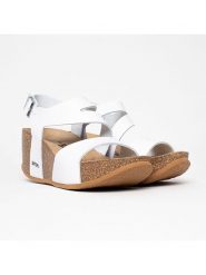 BACKSUN Sandały "Ibiza" w kolorze białym rozmiar: 39. Białe sandały damskie Backsun, bez wzorów, z materiału, bez obcasa, na koturnie. Za 187.95 zł.