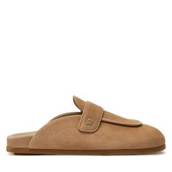 Klapki Max Mara. Brązowe klapki damskie Max Mara, bez wzorów, bez obcasa. Za 2,199.00 zł.