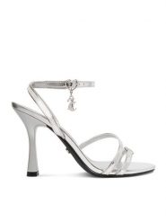 Juicy Couture Sandały EO-LS955554-8 Srebrny. Szare sandały damskie Juicy Couture, bez wzorów, z materiału, bez obcasa, na szpilce. Za 249.99 zł.