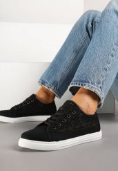 Czarne Trampki Tenisówki Ozdobione Ażurową Cholewką Xalimi. Czarne trampki i tenisówki damskie Renee, w ażurowe wzory, z jeansu. Za 49.99 zł.