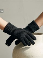 Rękawiczki z domieszką wiskozy - czarny. Czarne rękawiczki damskie Sinsay, bez wzorów, z wiskozy. Za 9.99 zł.