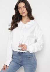 Biała Bluza z Bawełną i Kapturem Ozdobiona Sznurkami i Cyrkoniami Amoienna. Białe bluzy z kapturem damskie Born2be, l, z bawełny. Za 59.99 zł.
