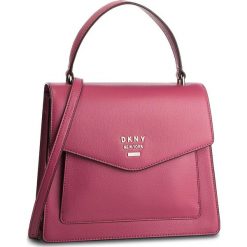 Torebka DKNY - Whitney-Ns Th Satche R91DHA96 Pink PNK. Czerwone torebki klasyczne damskie DKNY, bez wzorów, ze skóry, bez dodatków. W wyprzedaży za 589.00 zł.