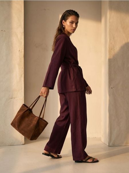 Żakiet kimono z wiskozą i domieszką lnu - fioletowy. Fioletowe marynarki i żakiety damskie Sinsay, l, bez wzorów, z wiskozy. Za 69.99 zł.