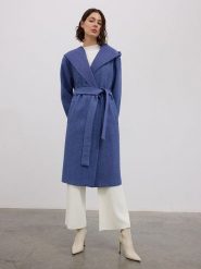 BGN Płaszcz przejściowy w kolorze niebieskim rozmiar: 40. Niebieskie płaszcze damskie BGN, bez wzorów, z tkaniny. Za 409.97 zł.