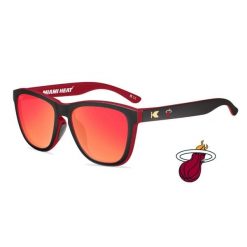 Okulary przeciwsłoneczne dla dorosłych - kategoria 3 z polaryzacją - NBA Miami. Czerwone okulary przeciwsłoneczne męskie KNOCKAROUND, z gumy. Za 263.00 zł.