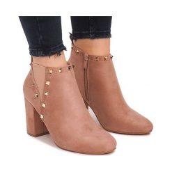 Różowe Botki Na Słupku F3626 Różowy. Czerwone botki damskie ButyModne, z gumy, eleganckie, bez obcasa, na obcasie, bez zapięcia. Za 77.99 zł.