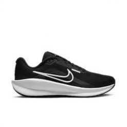 Tenisówki Nike Model Downshifter 13 Kolor Czarny. Czarne obuwie do biegania damskie Nike, bez wzorów, z tkaniny. Za 299.99 zł.