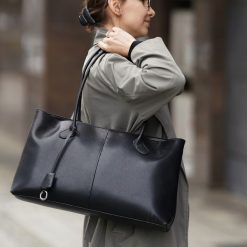 Shopper damski Solier FL37 Marlen czarna. Czarne shopper bag damskie Solier, z aplikacjami, z materiału, zdobione. Za 329.00 zł.