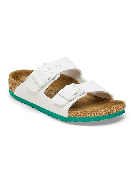 Birkenstock Klapki "Arizona" w kolorze białym rozmiar: 36. Białe klapki damskie Birkenstock, bez wzorów, bez obcasa. Za 222.94 zł.