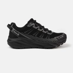 Buty wielofunkcyjne UDINE – oddychające, amortyzowane i zapewniające maksymalną. Czarne buty trekkingowe męskie IZAS, z materiału, bez zapięcia, na fitness i siłownię. Za 313.00 zł.