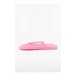 Sandały ILSE JACOBSEN CHEERFUL01 CHANCLA Rose. Czerwone sandały damskie Ilse Jacobsen, bez wzorów, z gumy, bez obcasa. Za 152.99 zł.