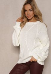 Biały Sweter z Ozdobnym Tłoczeniem i Ściągaczami Temariel. Białe swetry klasyczne damskie Renee, z jeansu, bez kołnierzyka. Za 79.99 zł.