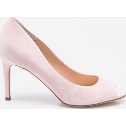 Solo Femme - Szpilki. Czerwone szpilki Solo Femme, bez wzorów, z materiału, bez obcasa. W wyprzedaży za 139.90 zł.