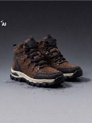 Wodoodporne buty trekkingowe - brązowy. Brązowe buty trekkingowe męskie Sinsay, bez zapięcia, trekkingowe. Za 129.99 zł.
