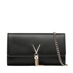 Torebka Valentino. Czarne torebki klasyczne damskie Valentino, bez wzorów, wizytowe, bez kołnierzyka, bez ramiączek. Za 239.99 zł.