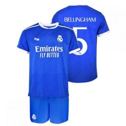 Real Madryt Bellingham komplet koszulka spodenki junior box niebieski. Niebieskie szorty damskie Real Madrid, bez wzorów, sportowe. Za 279.00 zł.