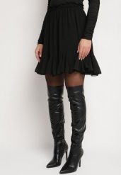 Czarna Rozkloszowana Spódnica z Wiskozą Ozdobiona Falbankami Linndilia. Czarne spódniczki damskie Born2be, na lato, bez wzorów, z materiału, eleganckie, mini, rozkloszowane. Za 89.99 zł.