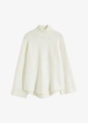 Sweter ze stójką. Białe golfy damskie bonprix, bez kołnierzyka. Za 109.99 zł.