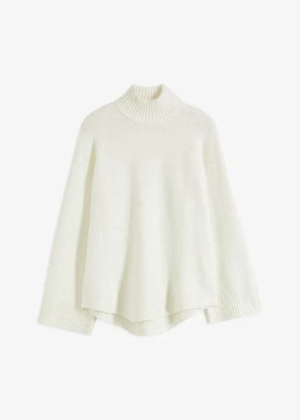 Sweter ze stójką. Białe golfy damskie bonprix, bez kołnierzyka. Za 109.99 zł.